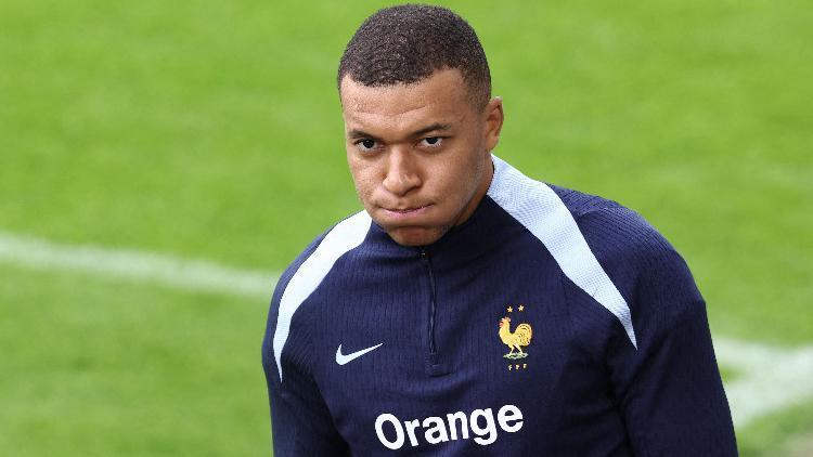 Euro 2024te Fransa’da grip paniği Kylian Mbappe de yakalandı