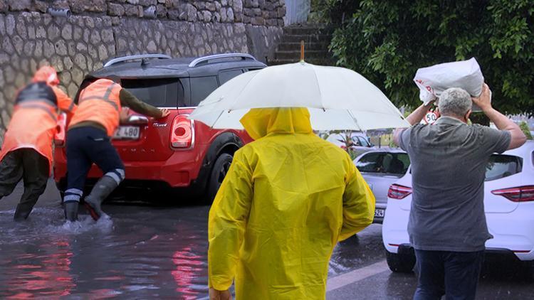 Uyarılar peş peşe geldi Bayramda ülke genelinde etkili olacak... Bakan Özhaseki: Sıcaklık düşüyor, sağanak geliyor