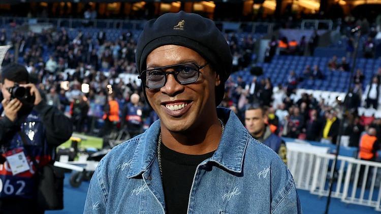 Ronaldinho topa tuttu: Cesaret, özveri, her şey eksik