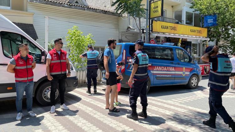 Saros’ta, İl Göç İdaresi mobil ekipleri ve jandarmadan yabancı uyruklulara yönelik denetim