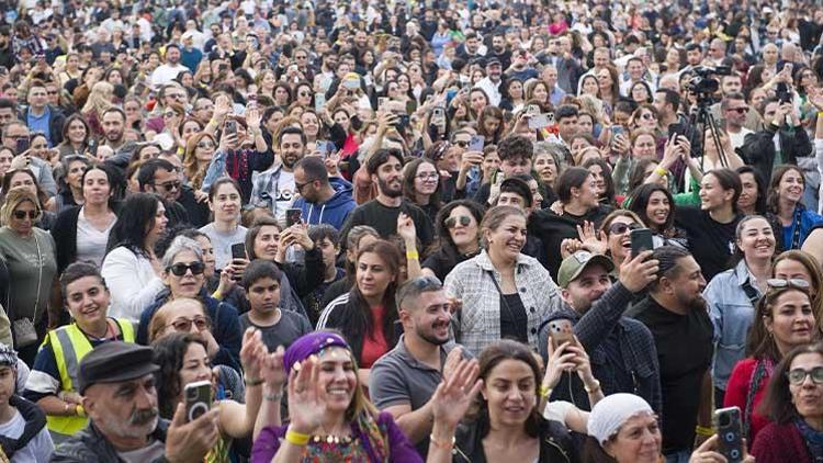 12. Britanya Alevi Festivali’nde binlerce kişi bir araya geldi