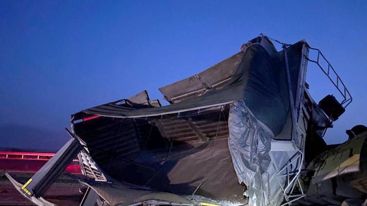 Malkara’da devrilen TIR’ın sürücüsü yaralandı