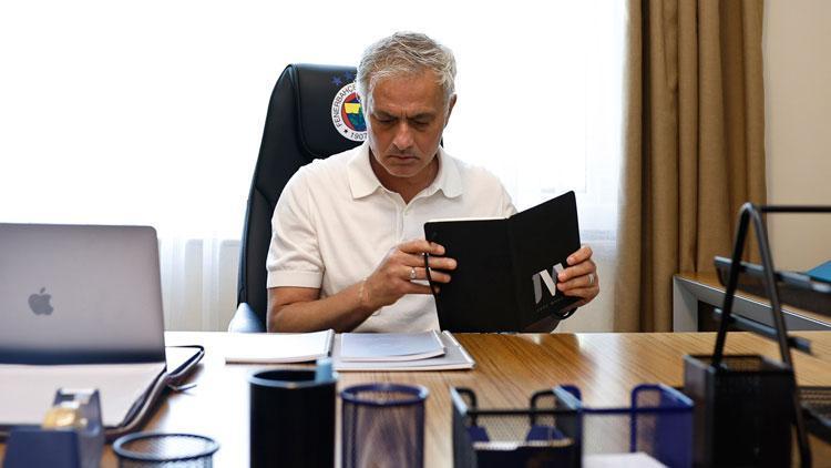 Mourinholu Fenerbahçe yeni sezon hazırlıklarına başlıyor