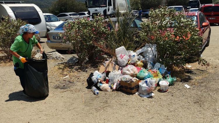 Marmariste 9 günlük bayram tatilinde 3 bin ton çöp toplandı