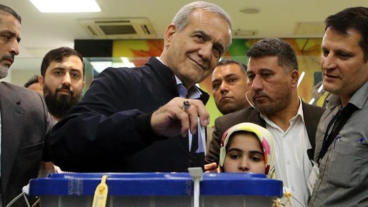 Son dakika: İranda seçimler ikinci tura kaldı Türk aday Pezeşkiyan fark attı