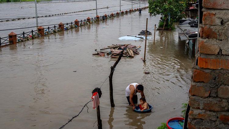 Muson yağmurları  toprak kaymasına neden oldu Nepalde 9 can kaybı