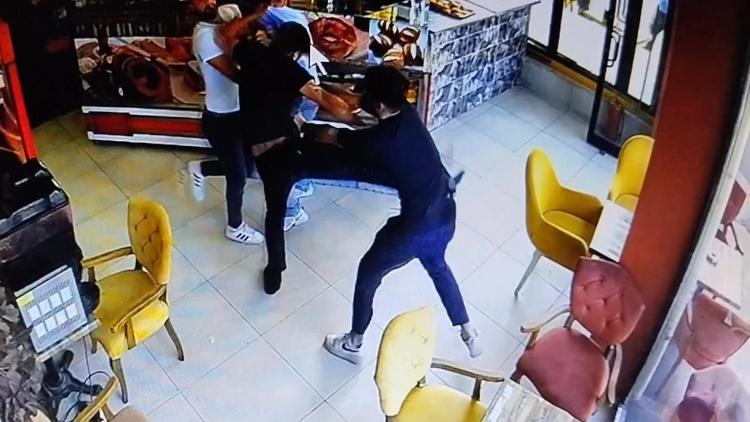 Ümraniyede tuvalet kavgası: Pastanede sahibi bıçakla saldırdı