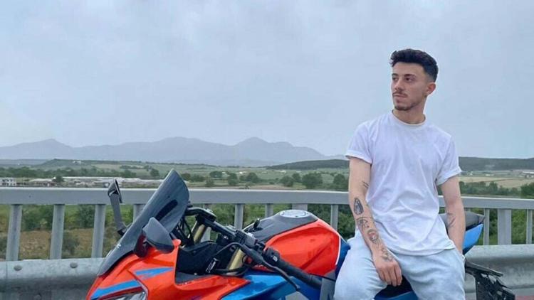 İzmirde motosikletli Ahmet Desdireci kazada hayatını kaybetti