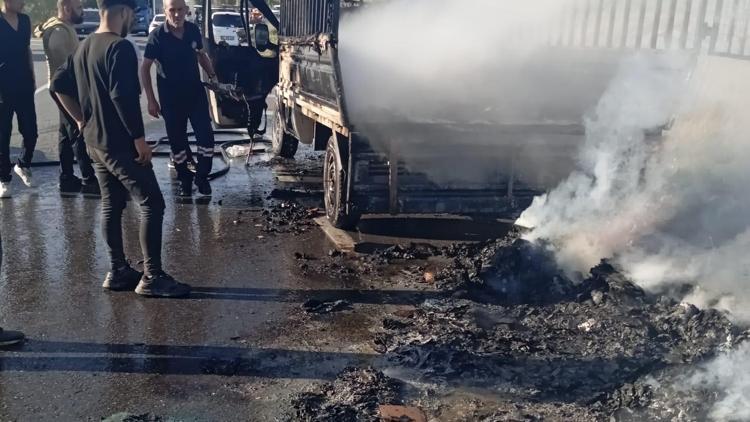 Nevşehirde seyir halindeki kamyonet yandı