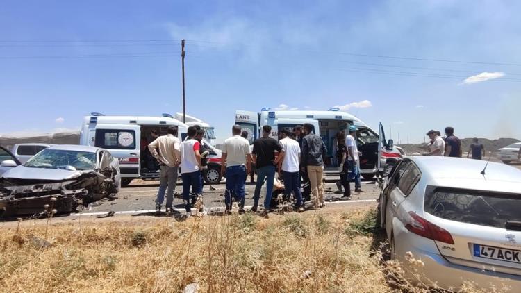 Mardin’de otomobiller kafa kafaya çarpıştı: 2 yaralı