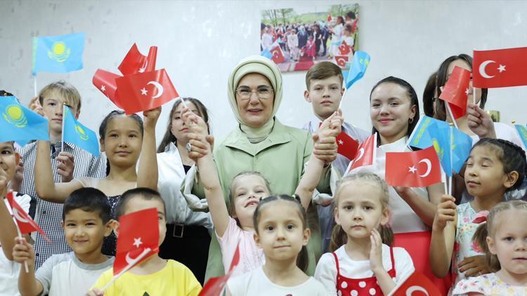 Emine Erdoğandan Astanada anlamlı ziyaret