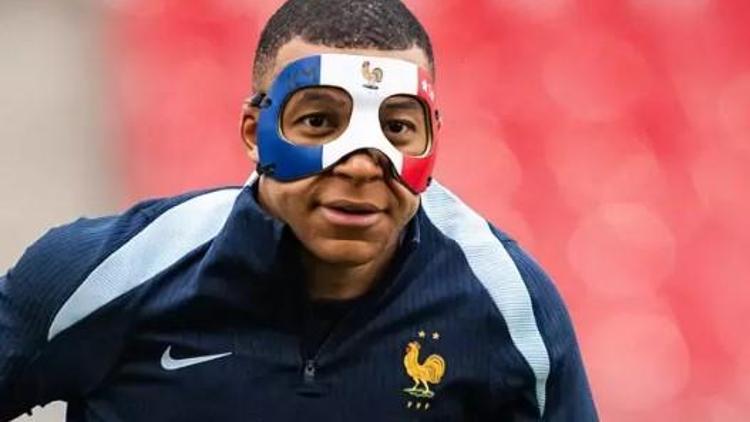 Mbappe neden maske takıyor, sakat mı