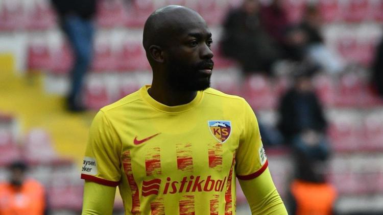 Kayserispor, Stephane Bahoken ile sözleşme yeniledi