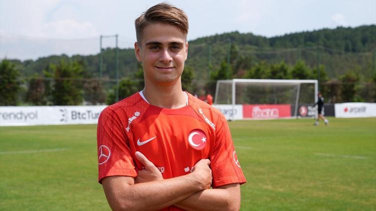 U19 Milli Takım oyuncusu Emre Uzunun hedefi Avrupaya gitmek Biz de oralara gitmek istiyoruz...