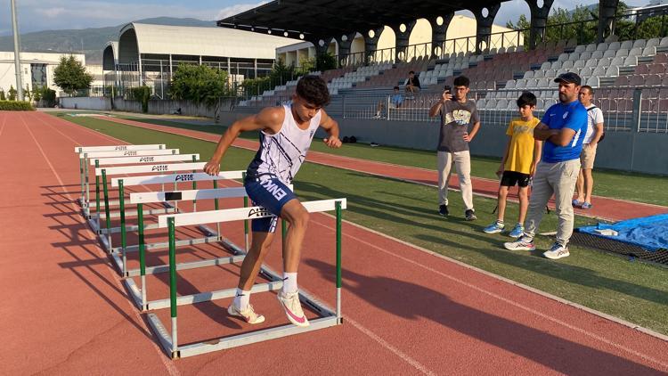 Osmaniyeli depremzede sporcu, ormanlık alan ve parklarda çalışarak Türkiye 2’ncisi oldu