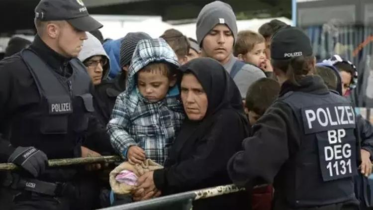 Hollandada suçlu göçmenlere daimi oturma izni verilmesini reddeden yasa yürürlüğe giriyor