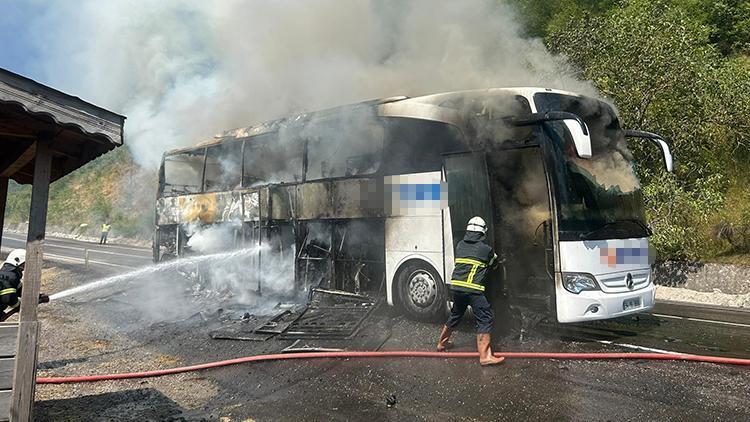 Kastamonuda yolcu otobüsü yandı Şoförün dikkati faciayı önledi