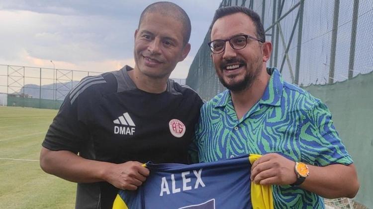 Alex de Souza’ya yoğun ilgi Antalyaspor, Burdurda kamp yapıyor...