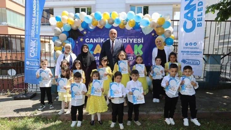 Canikli öğrenciler karne hediyelerini Gazzeli çocuklara gönderdi