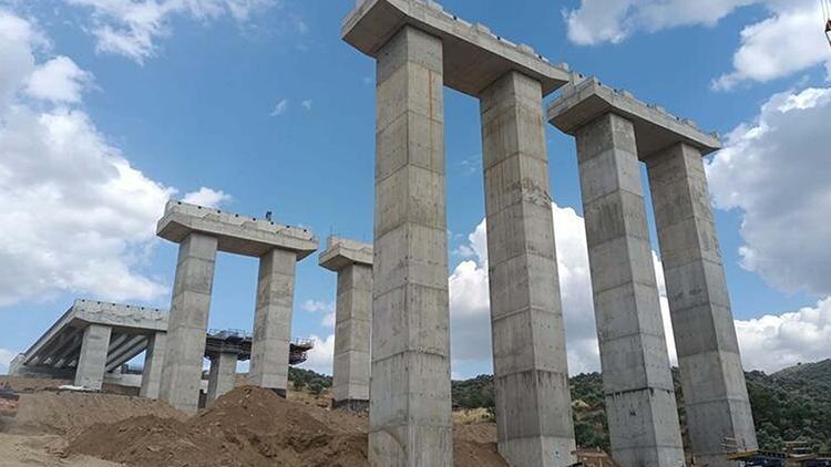 Yol yapım çalışmasında işçinin feci ölümü: 35 metreden içine düştü