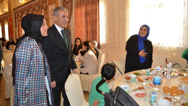 Mardin Valisi Tuncay Akkoyun, şehit yakınları ve gazilerle bir araya geldi