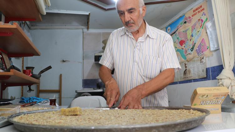 Babasından öğrendi, yarım asırdır sürdürüyor