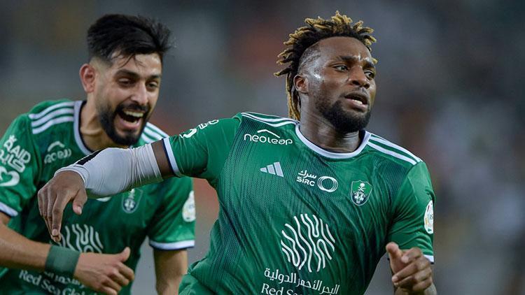 Son Dakika: Allan Saint-Maximin Fenerbahçe için İstanbula geliyor