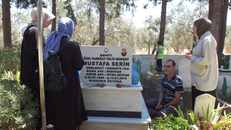 Burhaniyede 15 Temmuz Şehidi Mustafa Serin mezarı başında anıldı