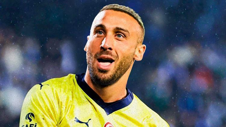 Fenerbahçeden bir transfer daha Cenk Tosun imzayı attı