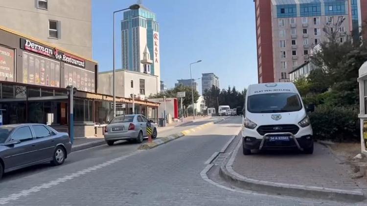 Esenyurtta şüpheli ölüm Pencereden kadını atıyorlar ihbarına giden polis evde kadın cesediyle karşılaştı