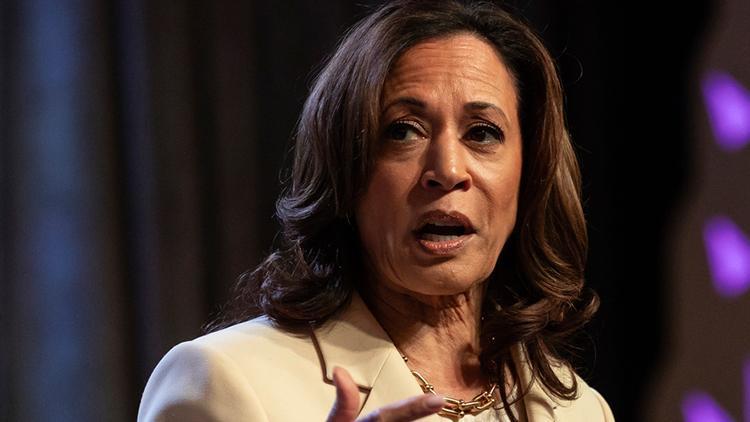 Kamala Harris sessizliği Obama adını bile anmadı...