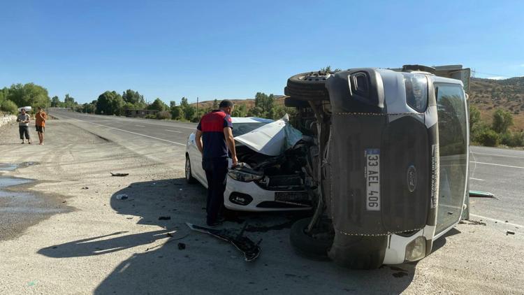 Bingöl’de otomobille kamyonet çarpıştı: 2 yaralı