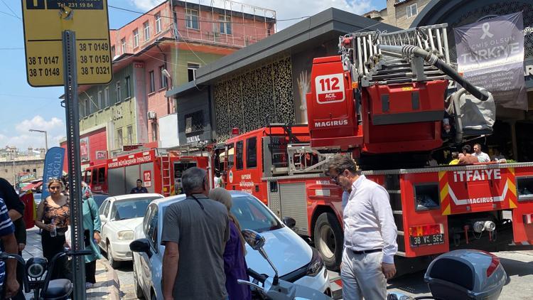 Kayseride kuyumcuda çıkan yangın söndürüldü