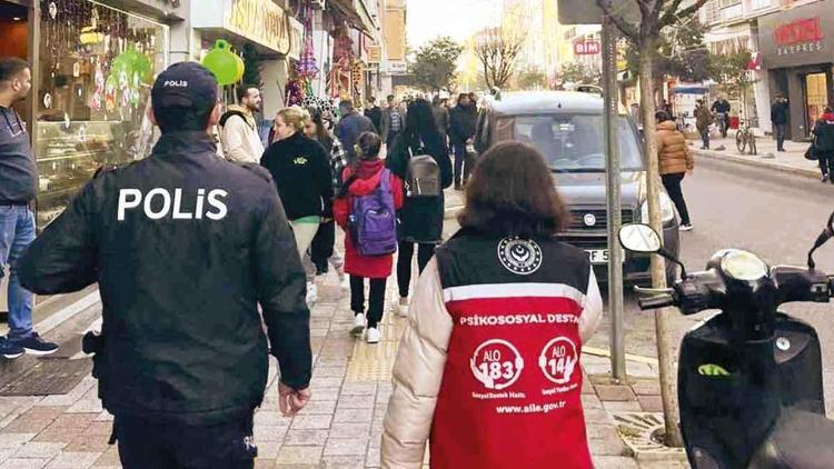 Aile Bakanlığı mobil ekipleri: Sokakta çalışan 335 bin 194 çocuğa ulaşıldı