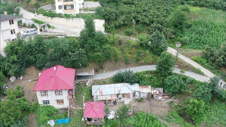 Engelli vatandaş için beton yol yapıldı