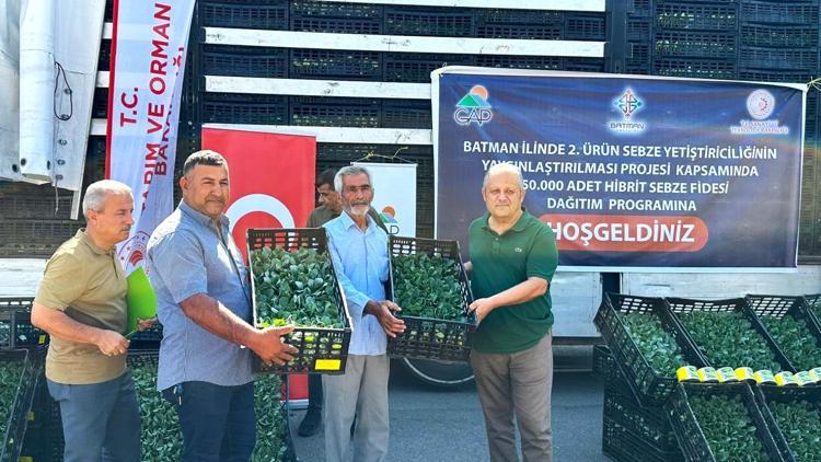 Batmanda 141 çiftçiye sebze fidesi dağıtıldı