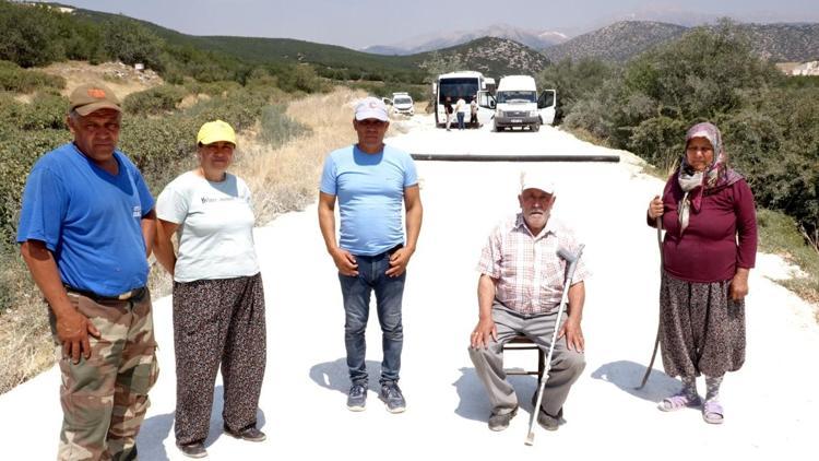 Güllerinin kuruduğunu söyleyip yolu kapattı... Büyük zarardayım