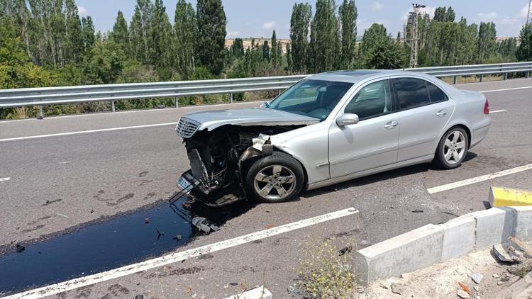 Konyada 2 otomobil çarpıştı: 5 yaralı