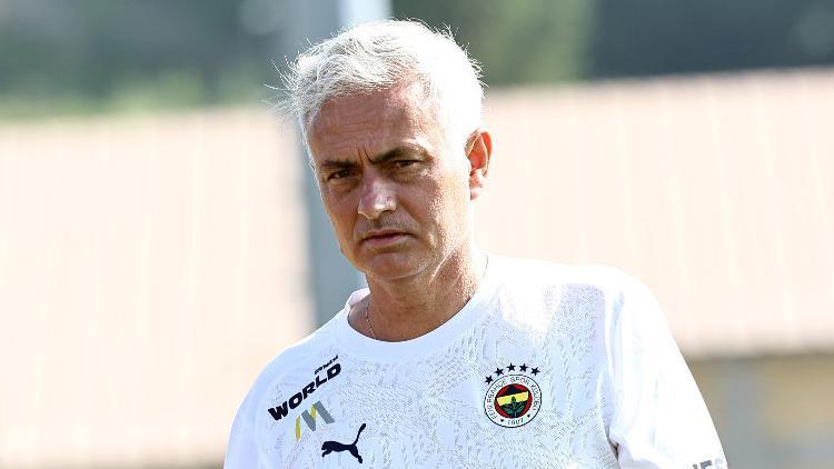 Mourinhodan taraftarı sevindirecek yanıt Yeni transferin oynayabileceğini açıkladı