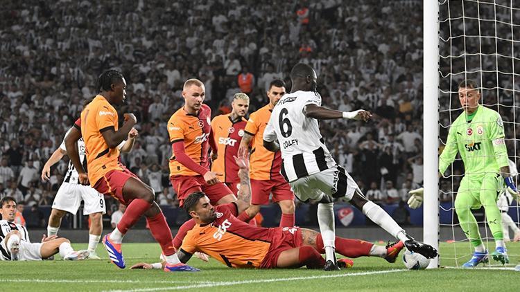 Galatasarayda Victor Nelssondan büyük hatalar