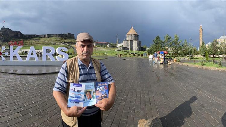 Kitap yazmak için her yaz memleketine geliyor, 4üncü eserini hazırlıyor