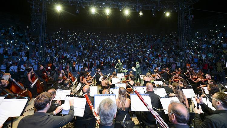 Ünlü isimler Bodrum’daki yaz konserinde sahne alacak