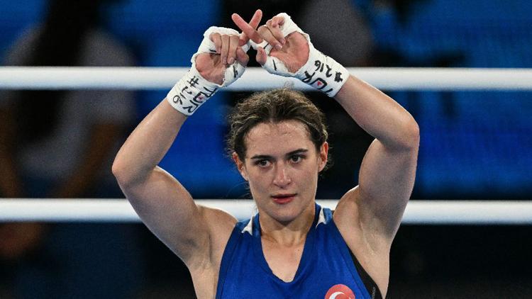 Paris 2024te Esra Yıldız Kahraman’ın ‘X’ işareti dünyayı sarstı