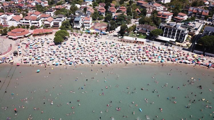 Kandıra’da 2 plaj hariç denize girme yasağına devam