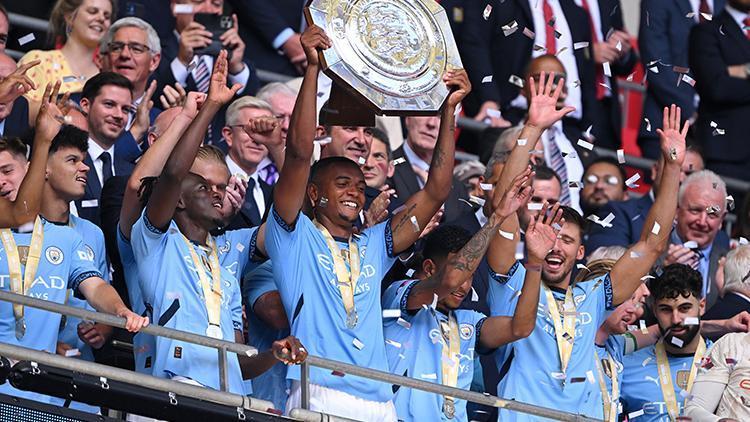 Manchester City, Manchester Unitedı devirip kupaya uzandı