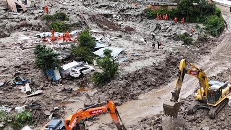 Çinde şiddetli yağışlar: 80 binden fazla kişi tahliye edildi