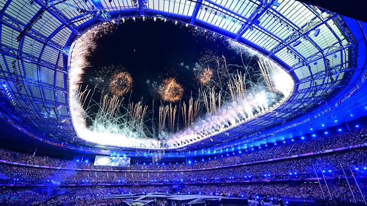 Paris 2024 Olimpiyat Oyunları kapanış töreninde görsel şölen Tom Cruise sürprizi yaşandı