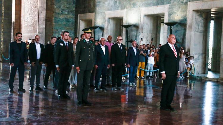 TÜBADın 20. yıl kutlamaları Anıtkabir ziyaretiyle başladı