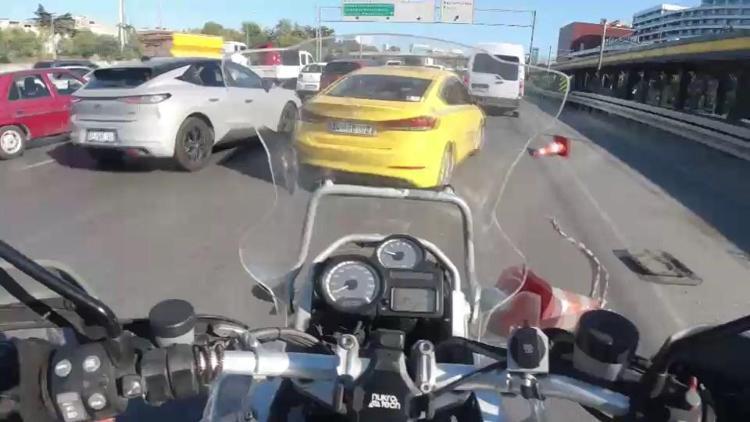 İstanbul - Bayrampaşada trafikten kaçmak için kapalı şeride girdiler