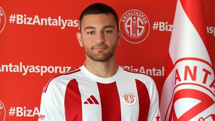 Antalyaspor, Emrecan Uzunhan için imza töreni düzenledi